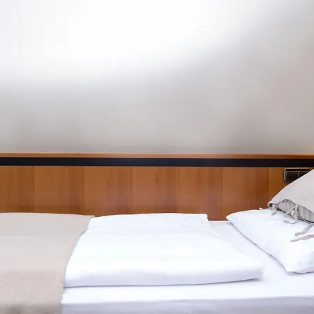 Wyndham Garden Lahnstein מלון 4*